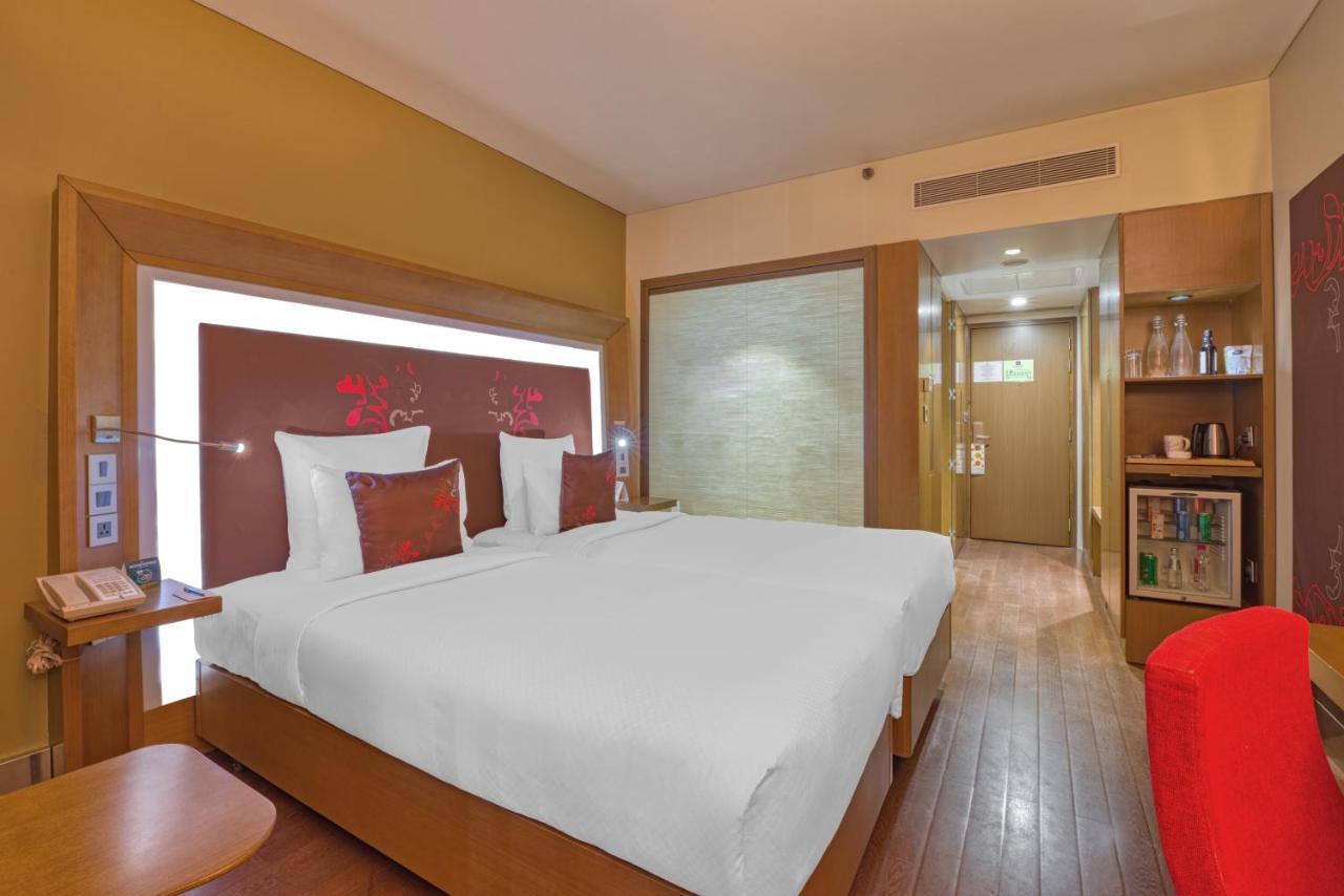 Novotel Bengaluru Outer Ring Road Esterno foto